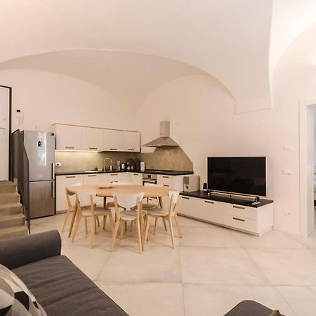 Cartoleria Suite: Spazioso, Moderno E Centrale Bologna Luaran gambar
